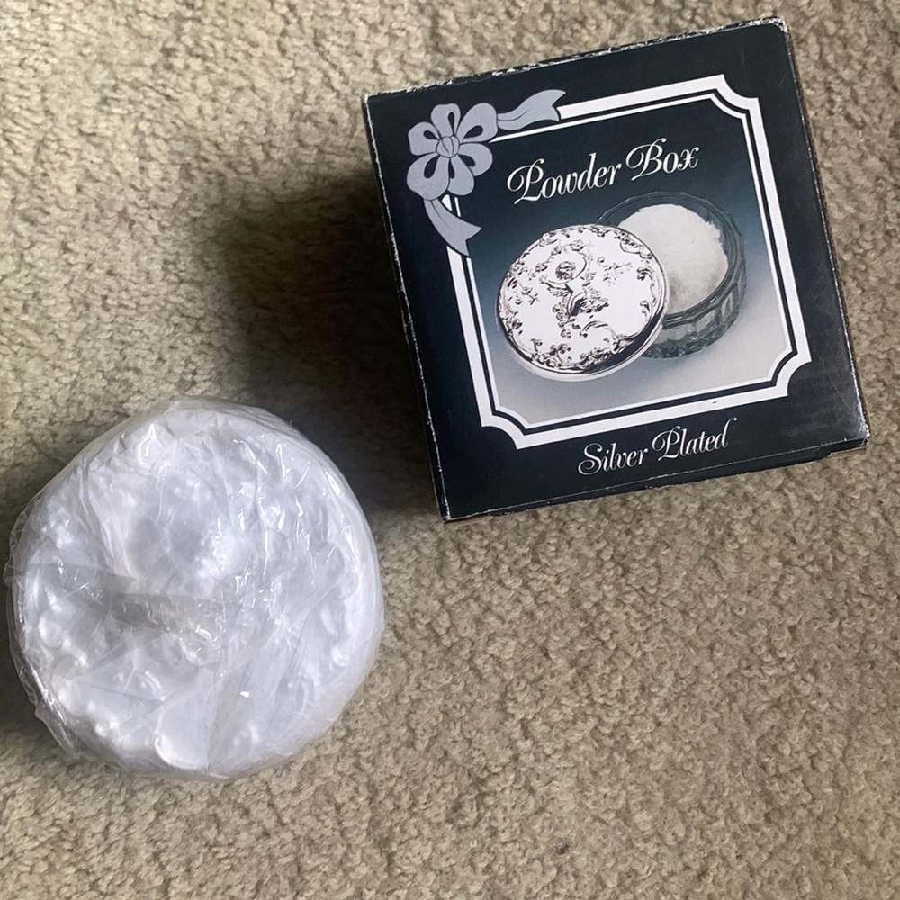 New beautiful vintage silver plated angel powder box